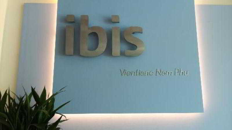 Ibis Vientiane Nam Phu Hotel Buitenkant foto